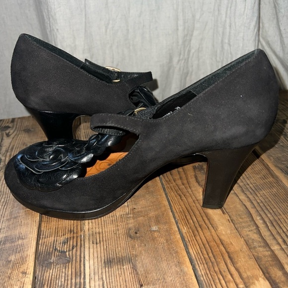 CHIE MIHARA Black Leather PLATFORM PUMPS FLORAL APPLIQUE Black HEELS Size 8.5 - Picture 8 of 11